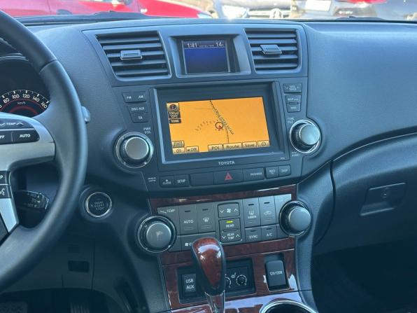 Toyota Highlander II (XU40) Рестайлинг с пробегом 2012 года, цена 2 330 000 рублей, 144830 км, внедорожник, Автокод Объявления