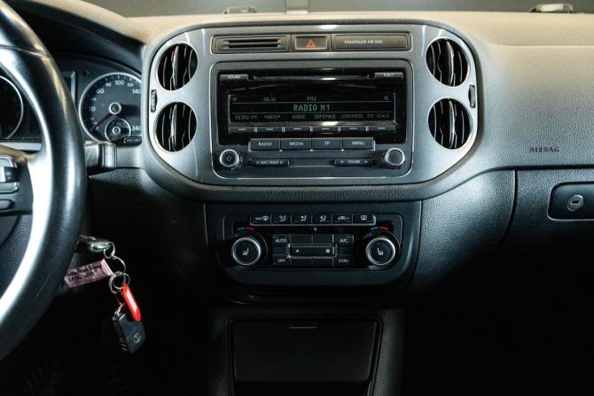 Volkswagen Tiguan I Рестайлинг с пробегом 2013 года, цена 999 000 рублей, 168543 км, внедорожник, Автокод Объявления