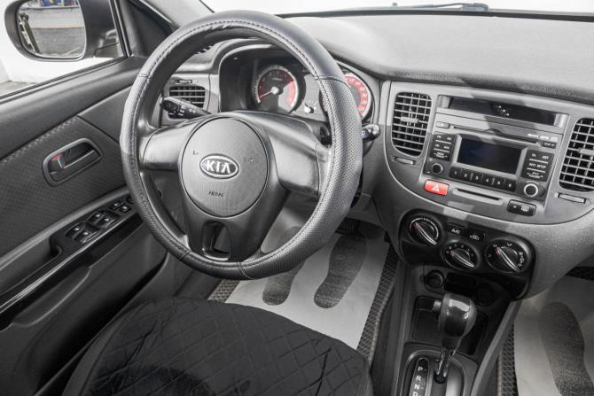 Kia Rio II Рестайлинг с пробегом 2010 года, цена 679 000 рублей, 208000 км, седан, Автокод Объявления