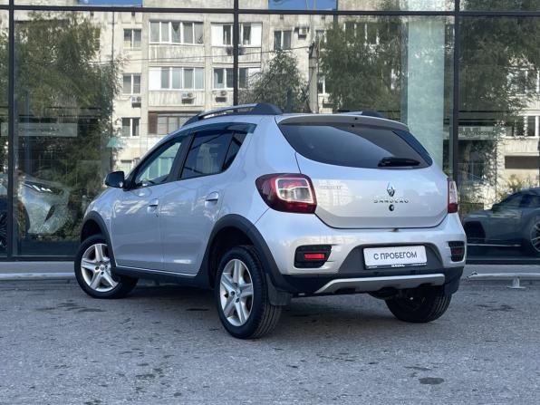 Renault Sandero II с пробегом 2017 года, цена 995 000 рублей, 97226 км, хэтчбек, Автокод Объявления