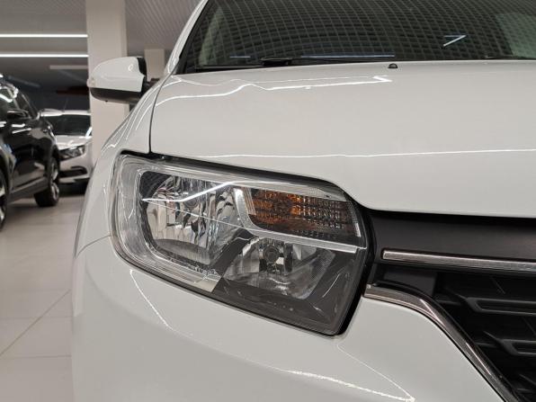 Renault Logan II Рестайлинг с пробегом 2021 года, цена 960 000 рублей, 61120 км, седан, Автокод Объявления