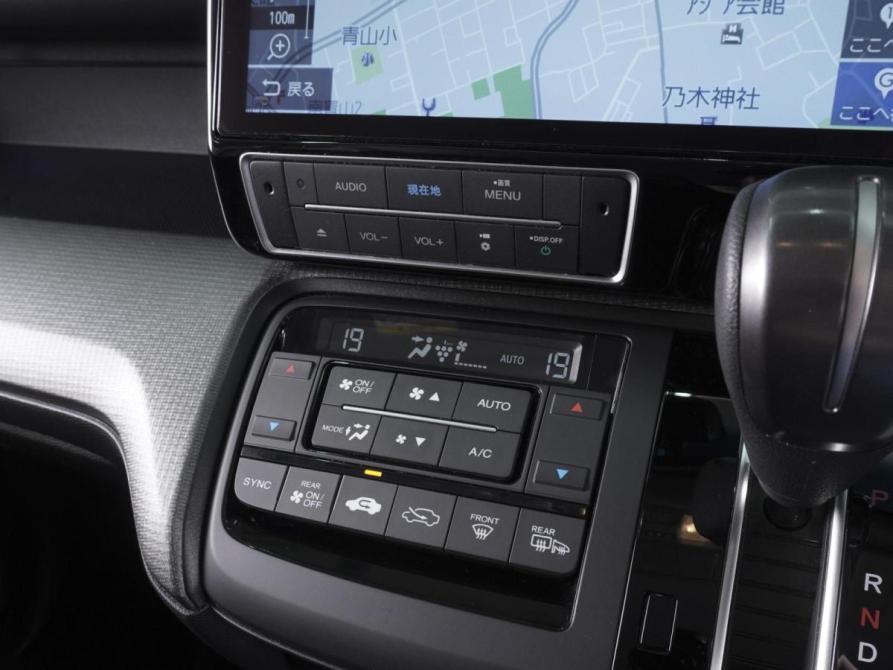 Honda Stepwgn V Рестайлинг Ростов-на-Дону  - изображение 16