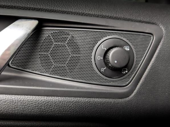 Skoda Yeti I Рестайлинг с пробегом 2017 года, цена 1 890 000 рублей, 78509 км, внедорожник, Автокод Объявления