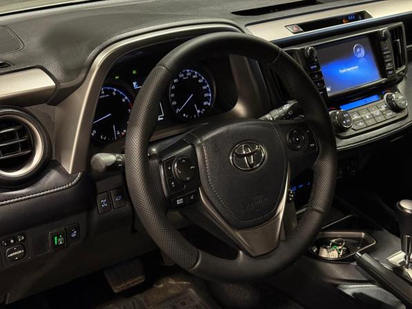 Toyota RAV4 IV (XA40) Рестайлинг с пробегом 2018 года, цена 2 680 000 рублей, 143124 км, внедорожник, Автокод Объявления