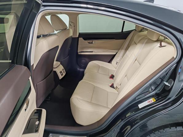 Lexus ES VI Рестайлинг с пробегом 2017 года, цена 3 299 000 рублей, 49284 км, седан, Автокод Объявления