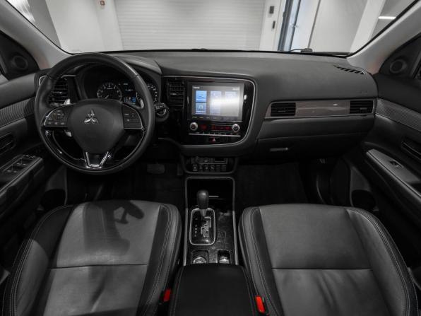 Mitsubishi Outlander III Рестайлинг 3 с пробегом 2021 года, цена 3 145 000 рублей, 55456 км, внедорожник, Автокод Объявления