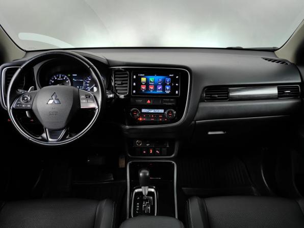 Mitsubishi Outlander III Рестайлинг 2 с пробегом 2018 года, цена 1 848 000 рублей, 151350 км, внедорожник, Автокод Объявления