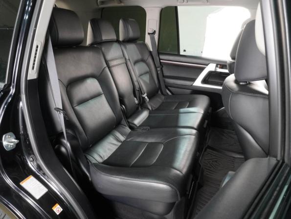 Toyota Land Cruiser 200 Series Рестайлинг 2 с пробегом 2019 года, цена 8 059 000 рублей, 133282 км, внедорожник, Автокод Объявления