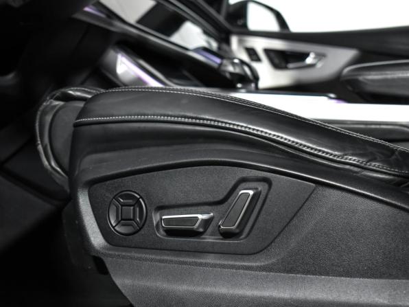 Audi Q8 I (4M) с пробегом 2019 года, цена 5 900 000 рублей, 164050 км, внедорожник, Автокод Объявления