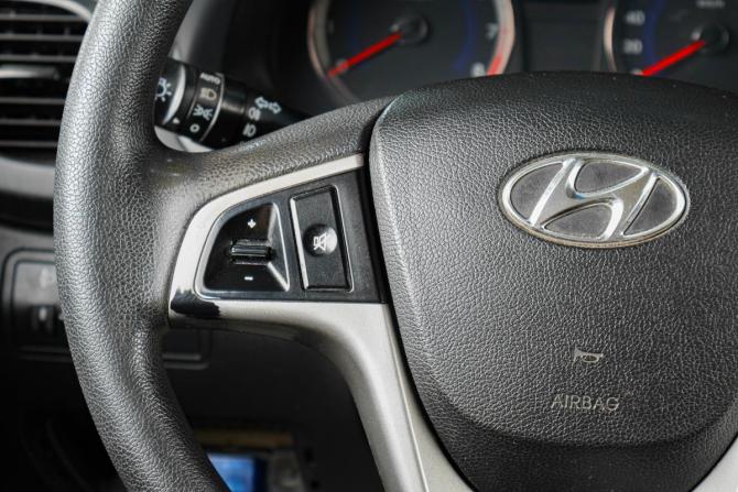 Hyundai Solaris I Рестайлинг с пробегом 2016 года, цена 1 179 000 рублей, 178000 км, седан, Автокод Объявления