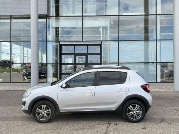 Renault Sandero II с пробегом 2016 года, цена 930 000 рублей, 121859 км, хэтчбек, Автокод Объявления