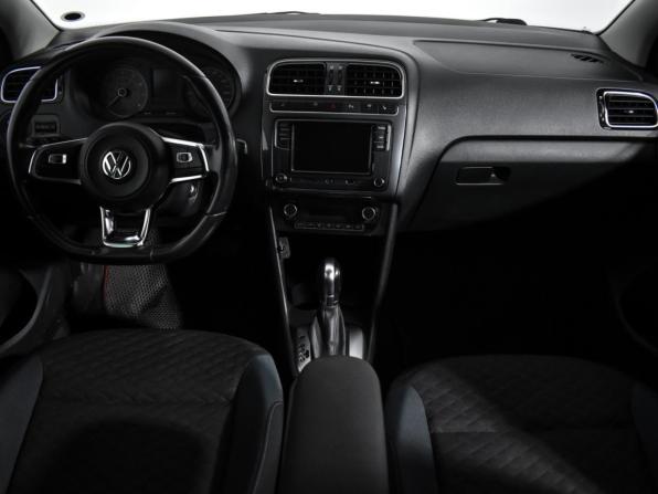 Volkswagen Polo V Рестайлинг с пробегом 2020 года, цена 1 360 000 рублей, 97819 км, седан, Автокод Объявления