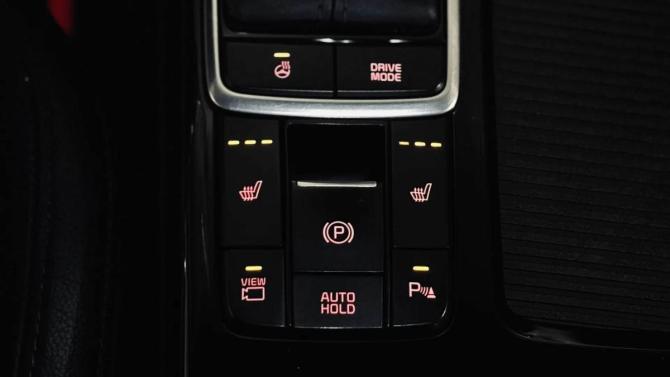 Kia Optima IV Рестайлинг с пробегом 2018 года, цена 1 650 000 рублей, 161036 км, седан, Автокод Объявления