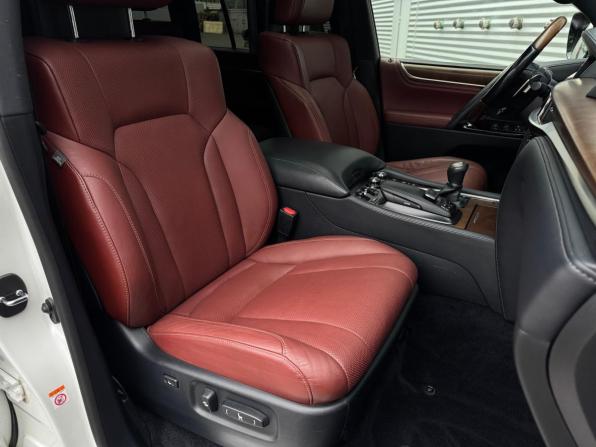 Lexus LX III Рестайлинг 2 с пробегом 2017 года, цена 7 990 000 рублей, 105930 км, внедорожник, Автокод Объявления