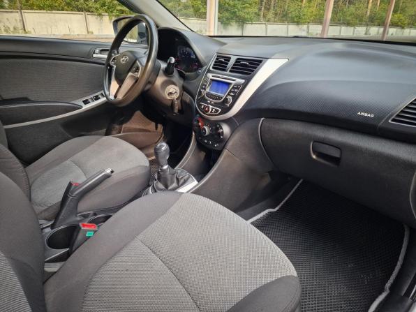 Hyundai Solaris I с пробегом 2013 года, цена 699 900 рублей, 211000 км, седан, Автокод Объявления
