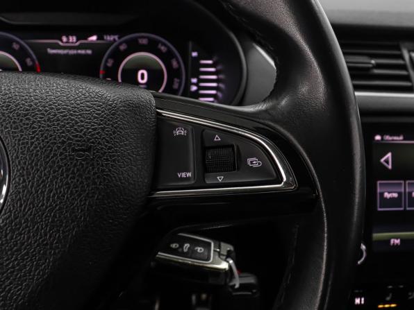 Skoda Octavia III (A7) Рестайлинг с пробегом 2019 года, цена 1 839 000 рублей, 130954 км, лифтбек, Автокод Объявления