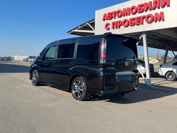 Honda Stepwgn V Рестайлинг с пробегом 2020 года, цена 2 450 000 рублей, 76667 км, минивэн, Автокод Объявления