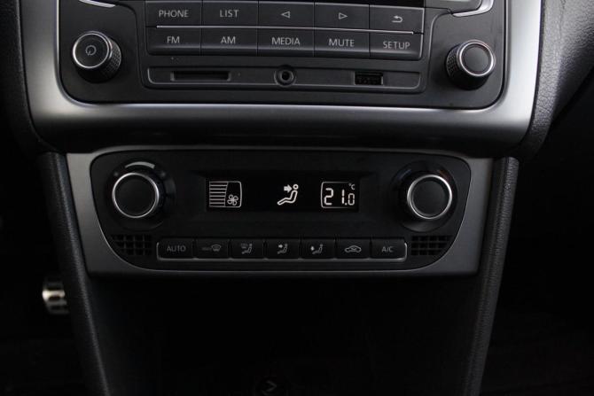 Volkswagen Polo V Рестайлинг с пробегом 2016 года, цена 1 145 000 рублей, 133496 км, седан, Автокод Объявления