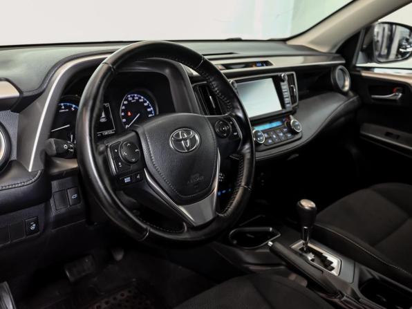 Toyota RAV4 IV (XA40) Рестайлинг с пробегом 2018 года, цена 2 630 000 рублей, 139070 км, внедорожник, Автокод Объявления