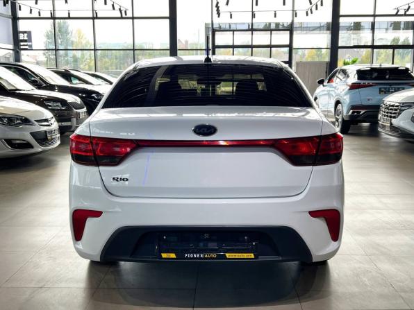 Kia Rio IV с пробегом 2018 года, цена 1 120 000 рублей, 215101 км, седан, Автокод Объявления