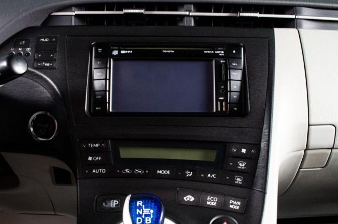 Toyota Prius III (XW30) с пробегом 2009 года, цена 1 099 000 рублей, 181000 км, лифтбек, Автокод Объявления