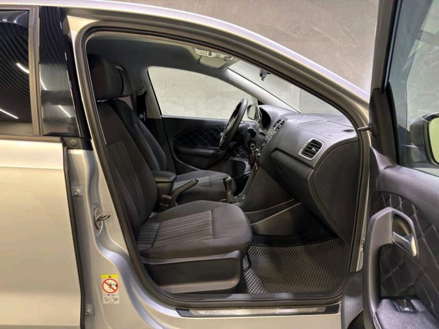 Volkswagen Polo V Рестайлинг Новосибирск  - изображение 14