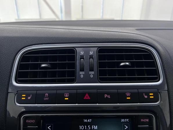 Volkswagen Polo V Рестайлинг с пробегом 2019 года, цена 1 630 000 рублей, 57888 км, седан, Автокод Объявления