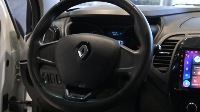 Renault Kaptur I с пробегом 2018 года, цена 895 000 рублей, 192471 км, внедорожник, Автокод Объявления