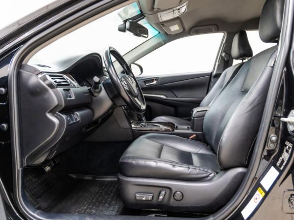 Toyota Camry VII (XV50) Рестайлинг с пробегом 2015 года, цена 2 288 000 рублей, 140938 км, седан, Автокод Объявления