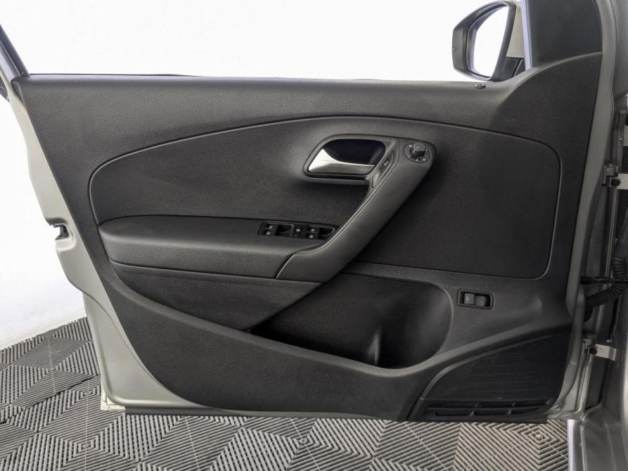 Volkswagen Polo V Рестайлинг Москва  - изображение 19