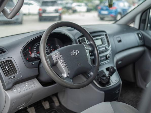 Hyundai H-1 II Рестайлинг с пробегом 2016 года, цена 1 899 000 рублей, 218137 км, минивэн, Автокод Объявления