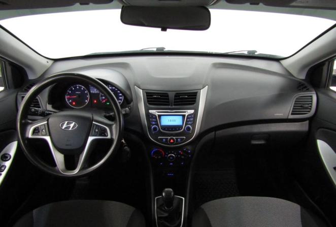 Hyundai Solaris I с пробегом 2014 года, цена 950 000 рублей, 131544 км, хэтчбек, Автокод Объявления