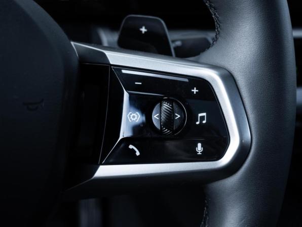 BMW 5 серии VIII (G60/G61/G68) с пробегом 2024 года, цена 7 450 000 рублей, 21592 км, седан, Автокод Объявления