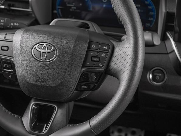 Toyota Camry IX (XV80) с пробегом 2025 года, цена 4 500 000 рублей, 48 км, седан, Автокод Объявления