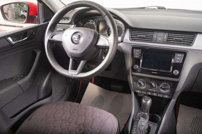 Skoda Rapid I Рестайлинг с пробегом 2019 года, цена 1 369 000 рублей, 98000 км, лифтбек, Автокод Объявления