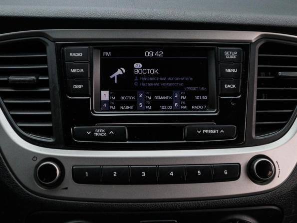 Hyundai Solaris II с пробегом 2017 года, цена 990 000 рублей, 216000 км, седан, Автокод Объявления