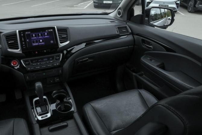 Honda Pilot III с пробегом 2018 года, цена 2 888 000 рублей, 130523 км, внедорожник, Автокод Объявления