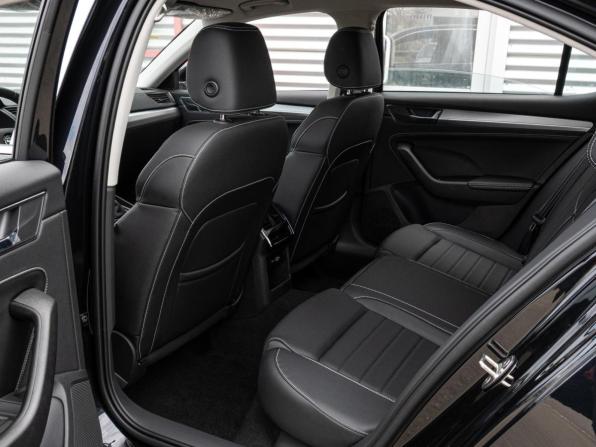 Skoda Superb III Рестайлинг с пробегом 2025 года, цена 3 230 000 рублей, 43 км, лифтбек, Автокод Объявления