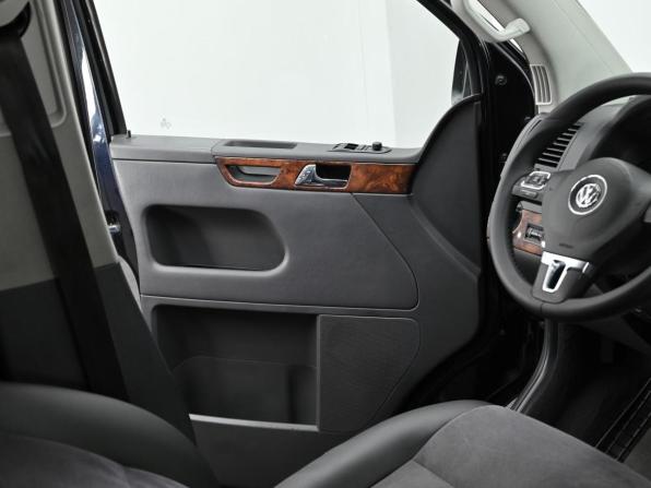 Volkswagen Multivan T5 Рестайлинг с пробегом 2011 года, цена 1 599 000 рублей, 155000 км, минивэн, Автокод Объявления