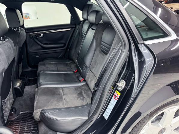 Audi S4 II (B6) с пробегом 2004 года, цена 1 850 000 рублей, 144457 км, седан, Автокод Объявления