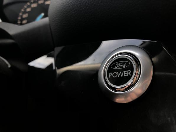 Ford Kuga II с пробегом 2013 года, цена 1 300 000 рублей, 180243 км, внедорожник, Автокод Объявления