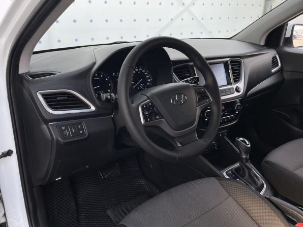Hyundai Solaris II с пробегом 2017 года, цена 1 130 000 рублей, 186805 км, седан, Автокод Объявления