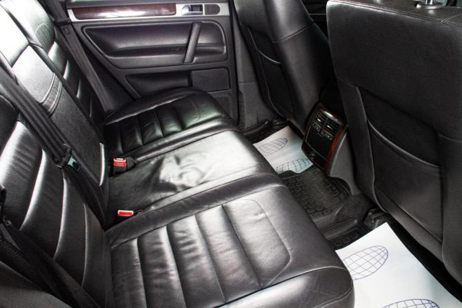 Volkswagen Touareg I Рестайлинг с пробегом 2010 года, цена 1 599 000 рублей, 291122 км, внедорожник, Автокод Объявления