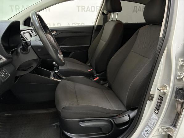 Hyundai Solaris II с пробегом 2019 года, цена 1 050 000 рублей, 227000 км, седан, Автокод Объявления