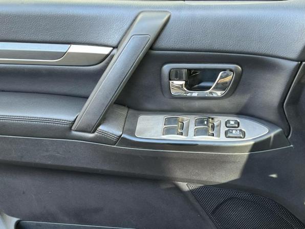 Mitsubishi Pajero IV с пробегом 2011 года, цена 1 799 000 рублей, 255720 км, внедорожник, Автокод Объявления