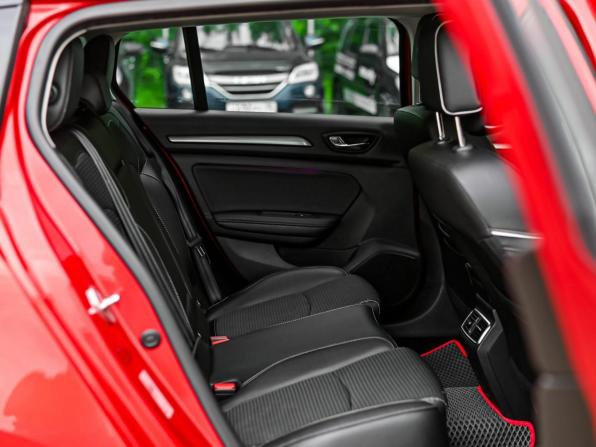 Renault Megane IV с пробегом 2017 года, цена 1 299 000 рублей, 134764 км, хэтчбек, Автокод Объявления
