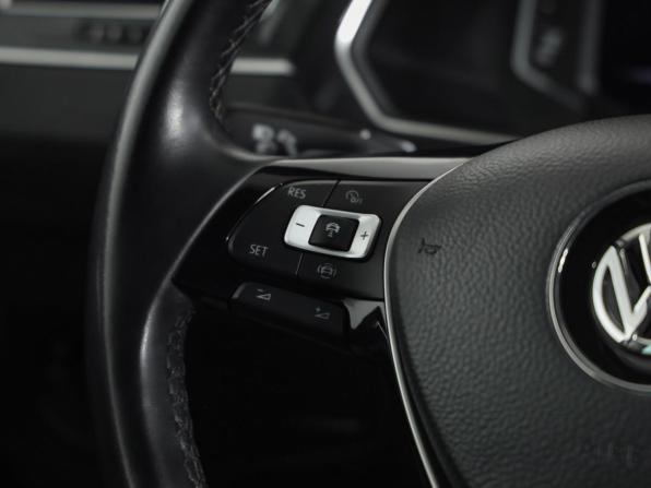 Volkswagen Tiguan II с пробегом 2019 года, цена 2 499 000 рублей, 95672 км, внедорожник, Автокод Объявления