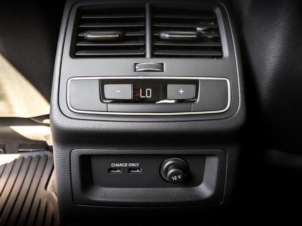 Audi A4 V (B9) Рестайлинг с пробегом 2022 года, цена 3 650 000 рублей, 21987 км, седан, Автокод Объявления