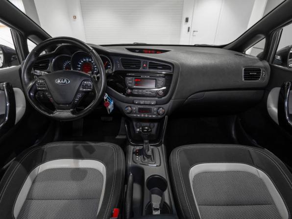 Kia Ceed II Рестайлинг с пробегом 2015 года, цена 1 095 000 рублей, 155083 км, хэтчбек, Автокод Объявления