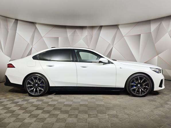 BMW 5 серии VIII (G60/G61/G68) с пробегом 2023 года, цена 6 900 000 рублей, 32037 км, седан, Автокод Объявления